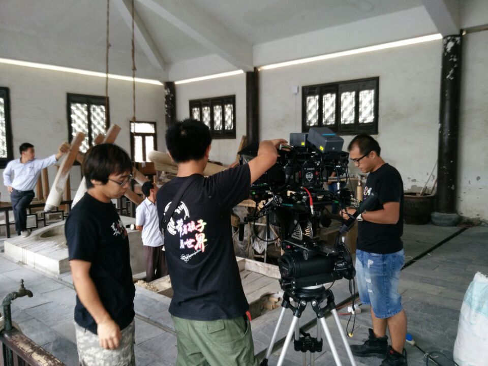 《帶著孩子看世界》攝制組來我公司拍攝